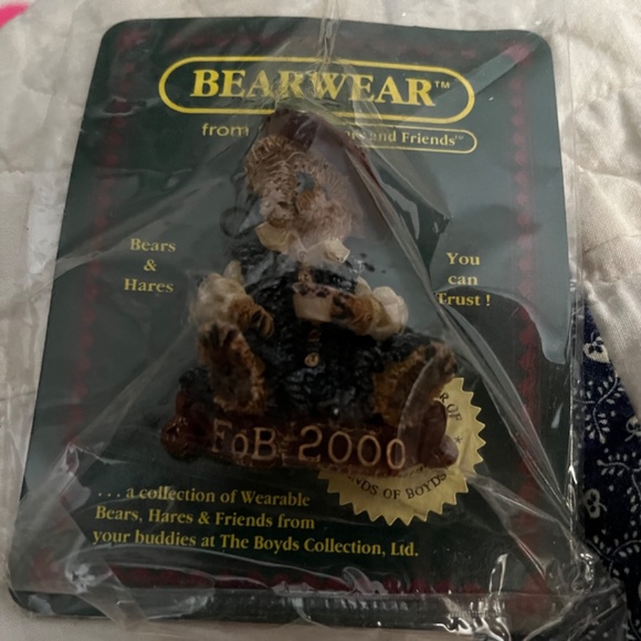 Vintage Boyds Bears & Friends Bearwear Brooch, 2000 - Picture 4 of 11